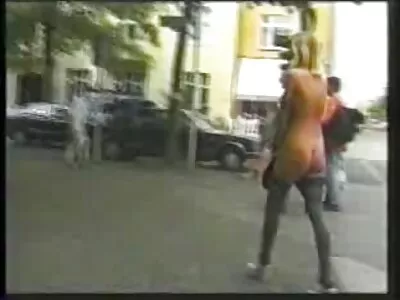خوبصورت سیاہ فام پورن اسٹار اپنی گوری گرل فرینڈ کو خوش کر رہی ہے۔
