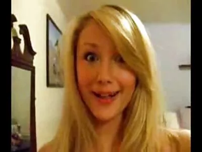 Brunette سنہرے بالوں والی fucks اور لڑکی کو اس کی بلی چاٹ سے لطف اندوز