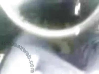 رینڈی شوقیہ جوڑا اپنی گاڑی میں بے وقوف بنا رہا ہے۔