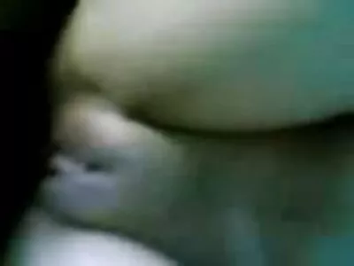 چمکدار سرخ بالوں والی لڑکی جنگل میں اپنے بوائے فرینڈ کے ساتھ چدائی کر رہی ہے۔