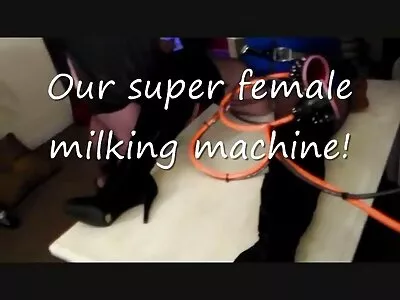 سرخ بالوں والی MILF صبح کا آغاز سوتیلے بیٹے کی مردانگی پر سوار ہو کر کرتی ہے۔