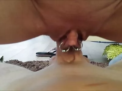 خوبصورت سرخ بالوں والی MILF ایک خوبصورت آدمی کی طرف سے assfucked ہو جاتا ہے