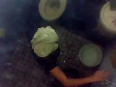 Luscious Latina MILF بھاپ بھری زبانی اور سخت گولہ باری سے لطف اندوز ہوتا ہے۔
