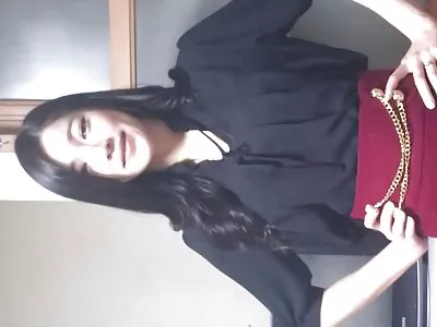 دو شاندار MILFs اپنے باغ میں خوبصورت سملینگک کھیل کھیل رہے ہیں۔