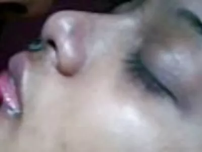 دبلی پتلی گڑیا کی گدی کو مرغ کے موٹے ٹکڑے سے بھرا ہوا ہوگا۔