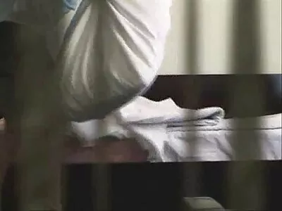 خواتین سیلز کنسلٹنٹ نے بلی میں لنڈ لینے کی بوریت پر قابو پالیا